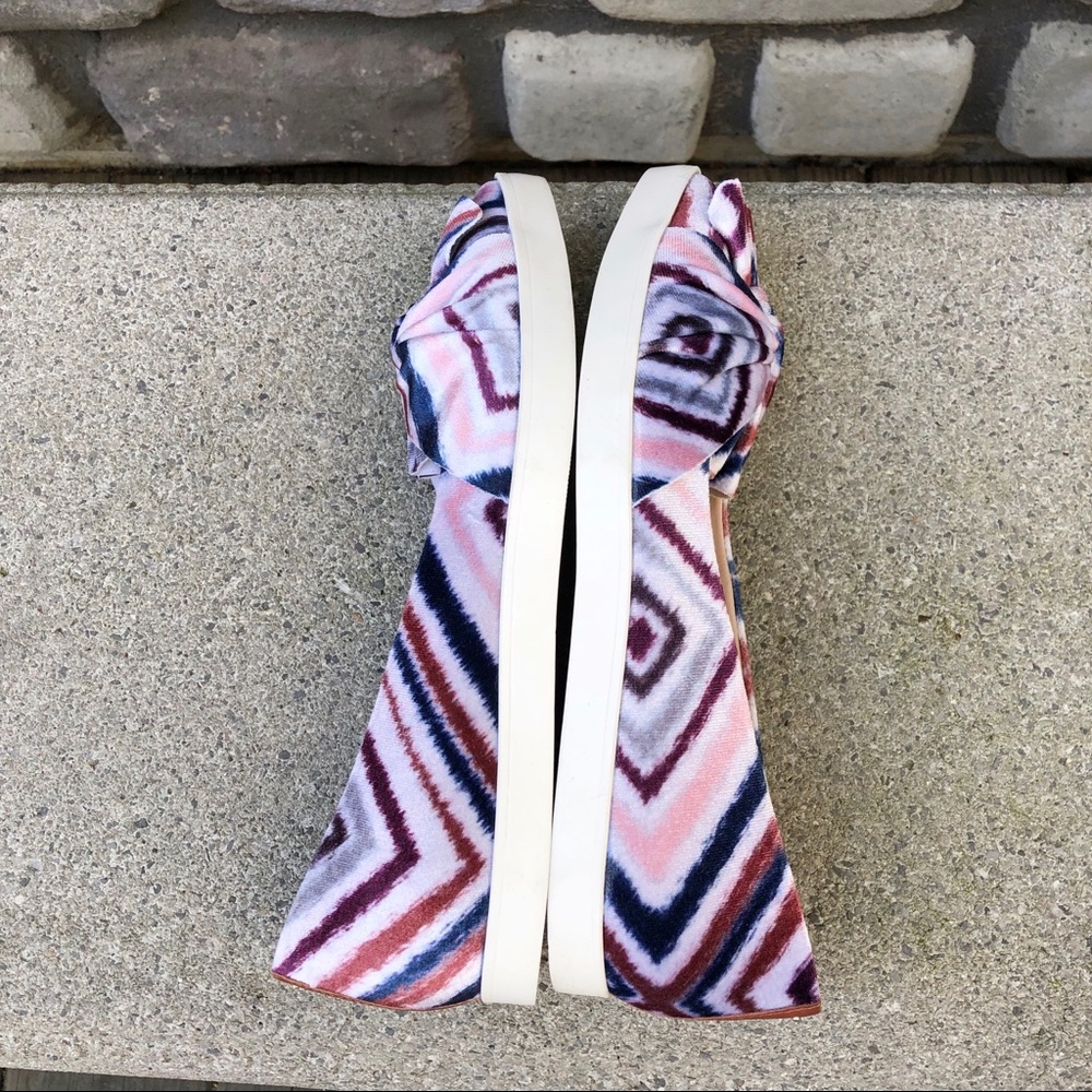 3 🟪 for $40 
Dr Scholl’s Printed Velvet Viv Sneaker NIB 7.5 - Picture 6 of 9